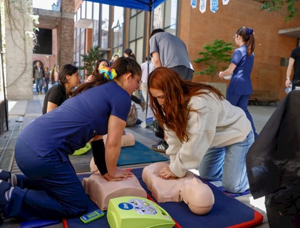 Comunidad UC participa activamente en la Semana de la Reanimación Cardiopulmonar 2025
